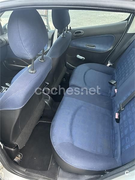 Usado Peugeot 206 75 CV (55 kW) 2002 Gris / plata Berlina