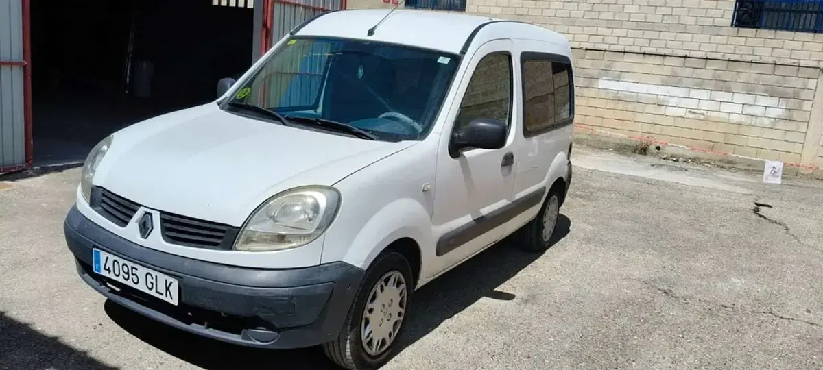 Usado Renault Kangoo Expression 80 CV (58 kW) 2009 Blanco Van