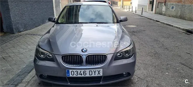 Usado BMW 530 231 CV (169 kW) 2006 Gris / plata Berlina