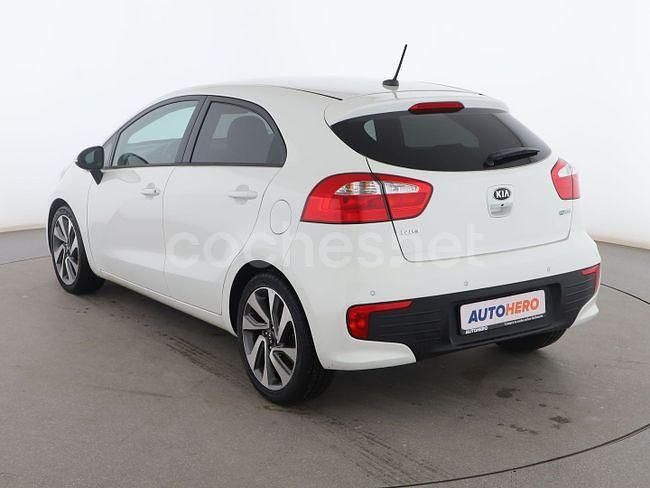 Usado Kia Rio 85 CV (62 kW) 2016 Blanco Berlina