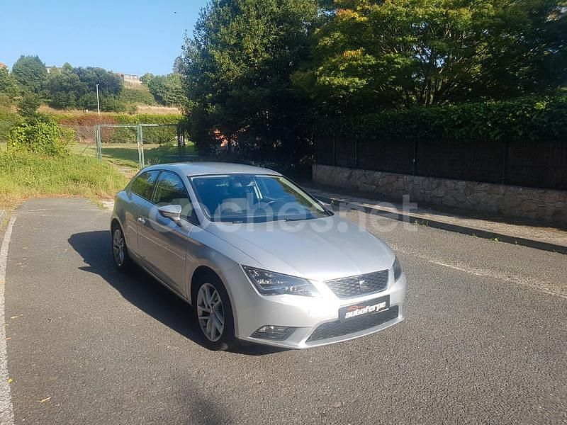 Usado Seat Leon Style 150 CV (110 kW) 2014 Gris / plata Berlina