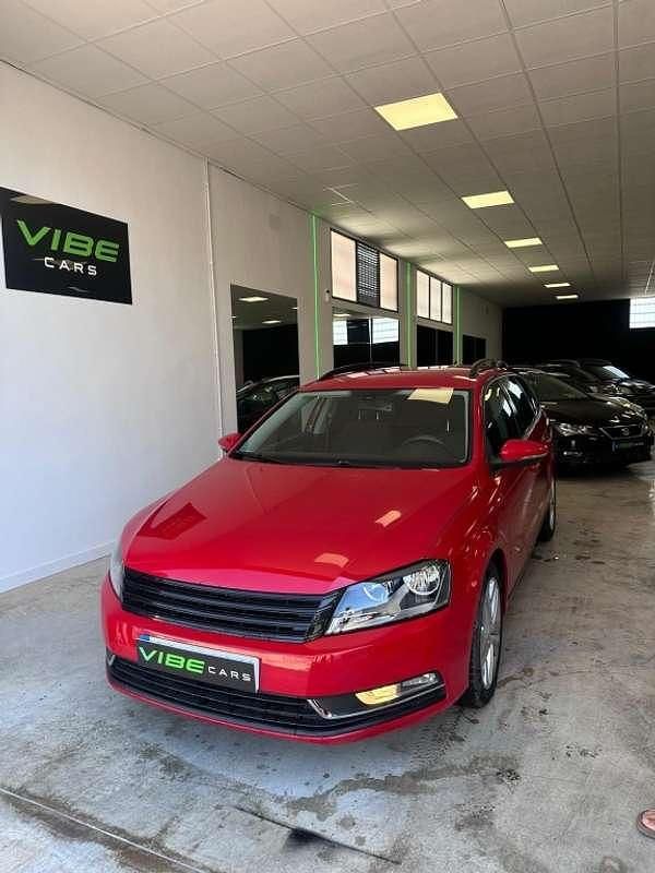 Usado VW Passat Advance 140 CV (102 kW) 2012 Rojo Familiar