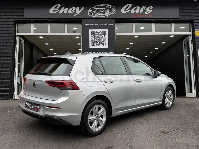 Usado VW Golf VIII 110 CV (80 kW) 2022 Gris / plata Berlina