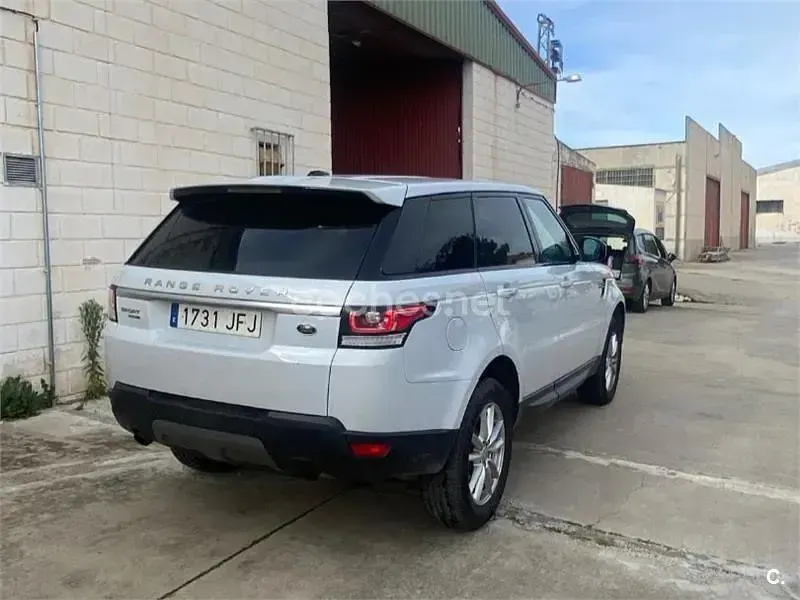 Usado Land Rover Range Rover SE 258 CV (189 kW) 2015 Blanco SUV