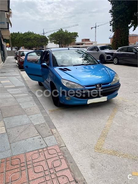 Azul Usado 2000 Peugeot 206 Berlina | 2500 € (Precio justo) - Imagen 1/4
