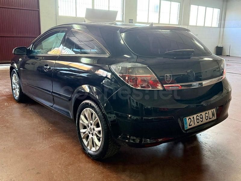 Usado Opel Astra GTC Energy 115 CV (84 kW) 2009 Negro Berlina