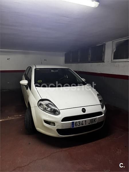 Usado Fiat Punto Pop 75 CV (55 kW) 2014 Blanco Berlina