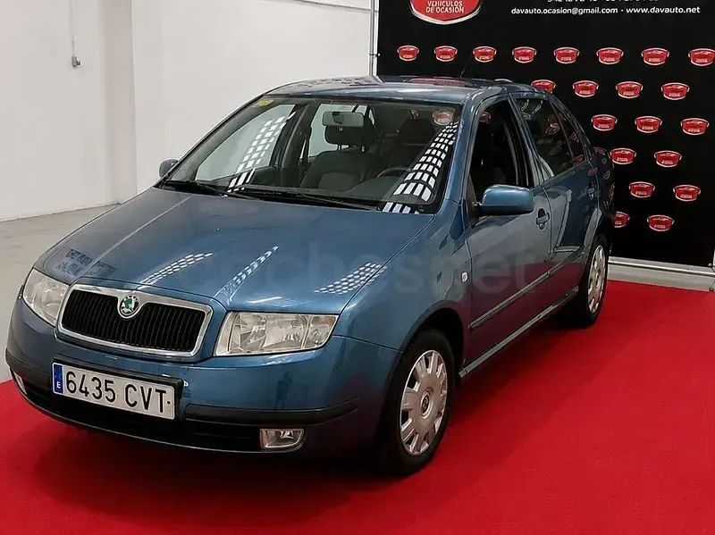 Usado Skoda Fabia Classic 64 CV (47 kW) 2004 Azul Berlina