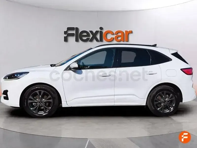 Usado Ford Kuga ST-Line 190 CV (139 kW) 2022 Blanco SUV