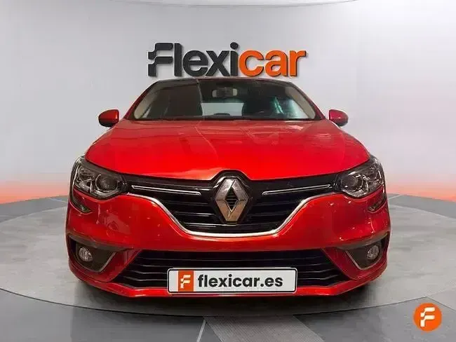 Usado Renault Mégane Life 100 CV (73 kW) 2018 Rojo