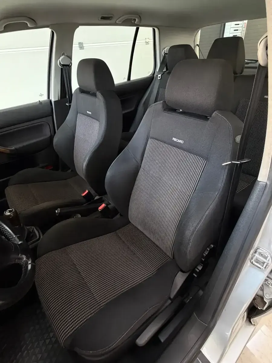 Usado VW Golf IV GTI 115 CV (84 kW) 2000 Gris