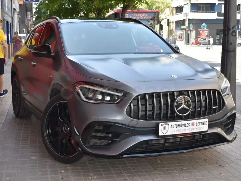 Usado Mercedes GLA45 AMG 421 CV (309 kW) 2021 Gris / plata SUV