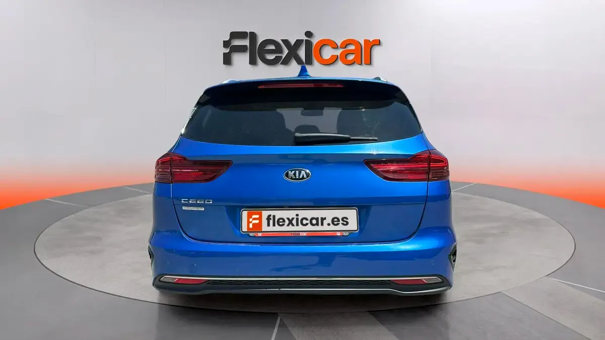 Usado Kia Ceed 120 CV (88 kW) 2019 Azul Utilitario