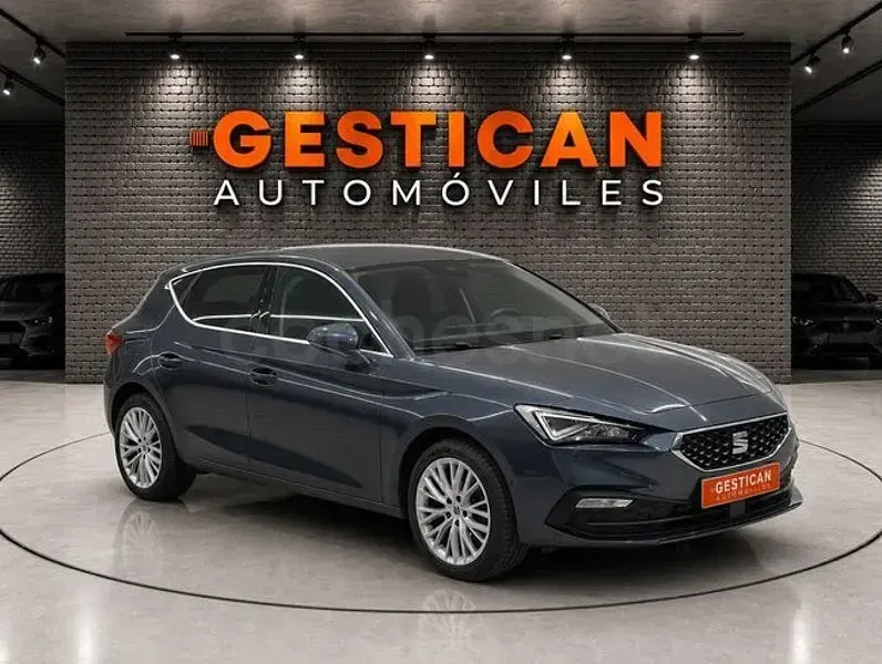 Usado Seat Leon XCELLENCE 204 CV (150 kW) 2022 Gris / plata Berlina