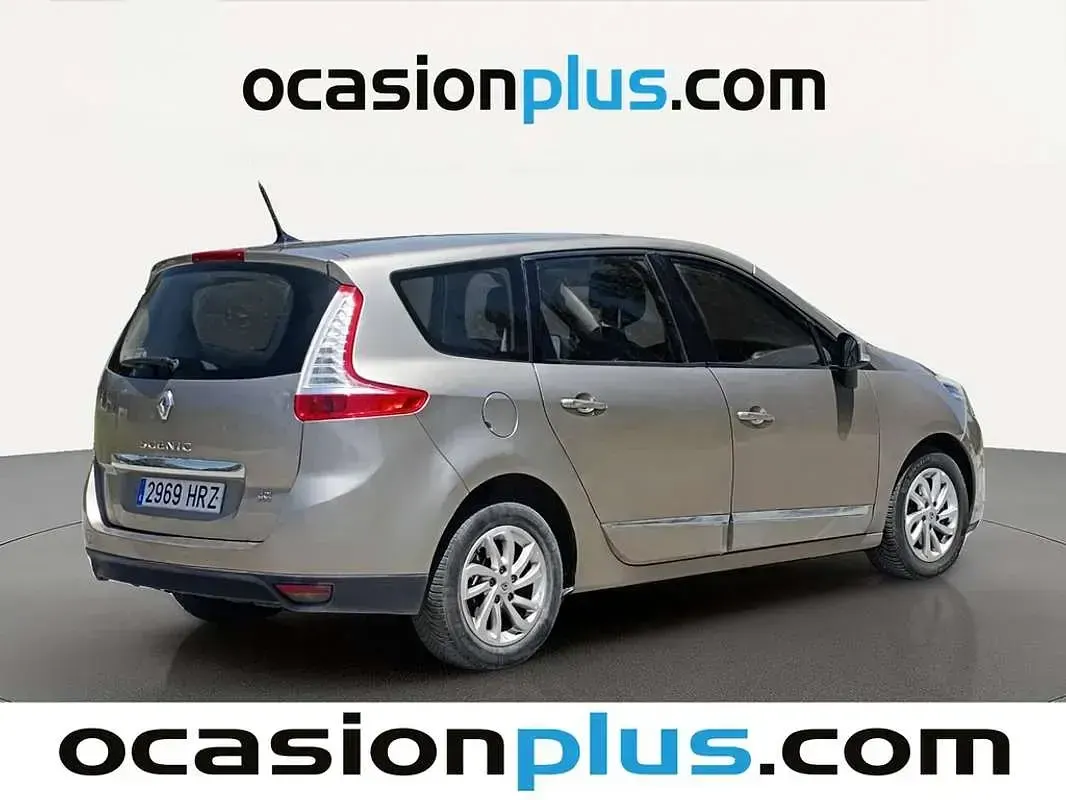 Usado Renault Grand Scénic III Dynamique 131 CV (96 kW) 2013 Beige Monovolumen