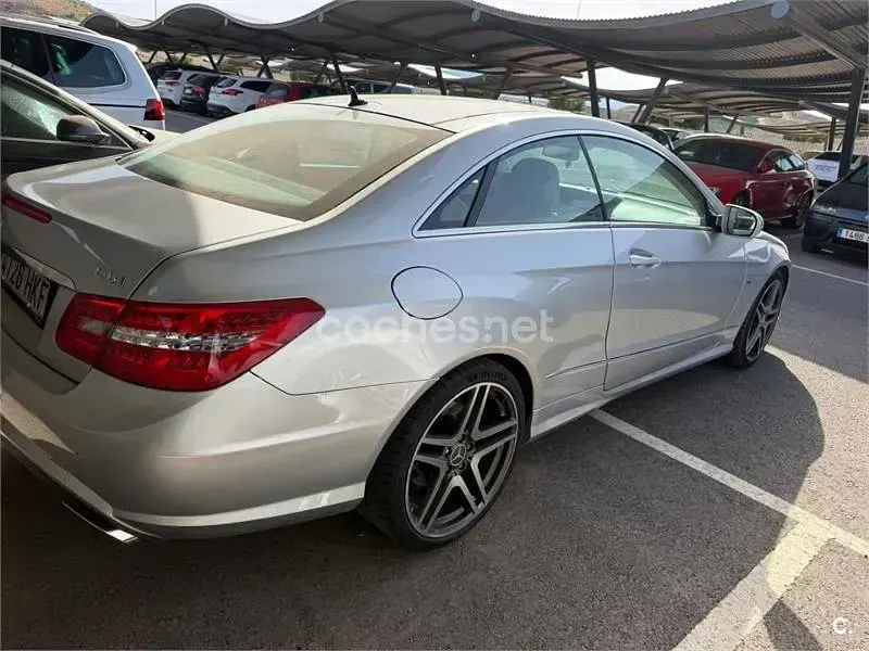 Usado Mercedes E350 Elegance 231 CV (169 kW) 2009 Gris / plata Coupe