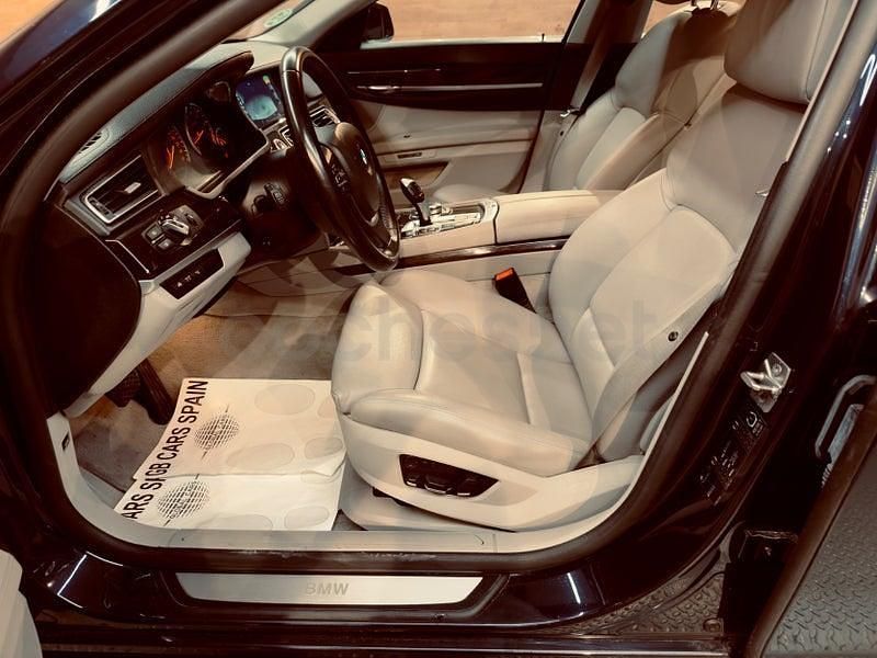 Usado BMW 740 326 HP (239 kW) 2012 Azul Sedan