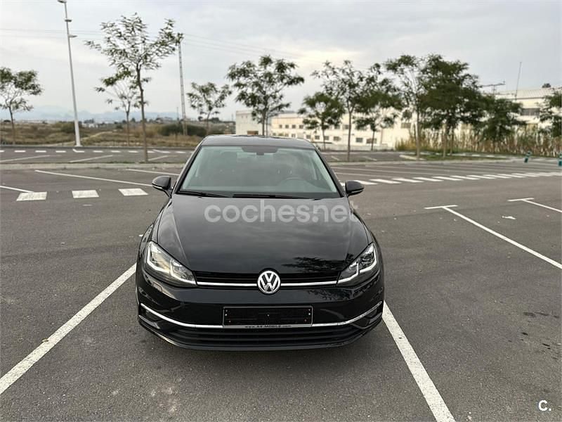 Usado VW Golf VII Advance 150 CV (110 kW) 2018 Negro Berlina