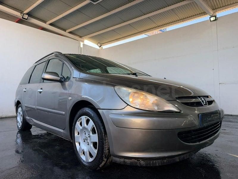 Usado Peugeot 307 110 CV (80 kW) 2004 Gris / plata Familiar
