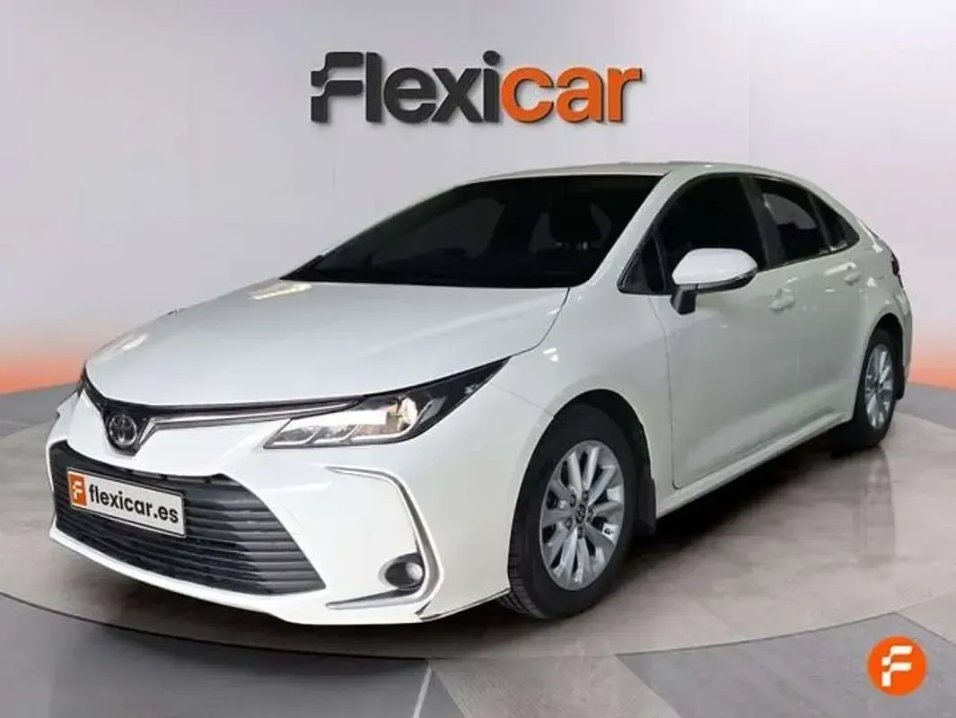 Usado Toyota Corolla Active 125 CV (91 kW) 2023 Blanco Berlina