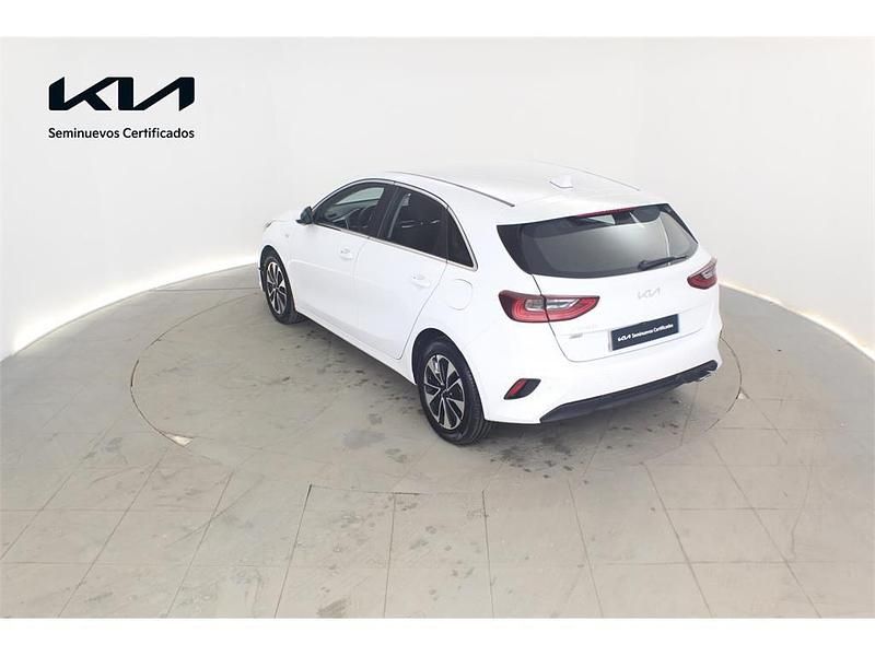 Usado Kia Ceed 101 CV (74 kW) 2025 Blanco Utilitario