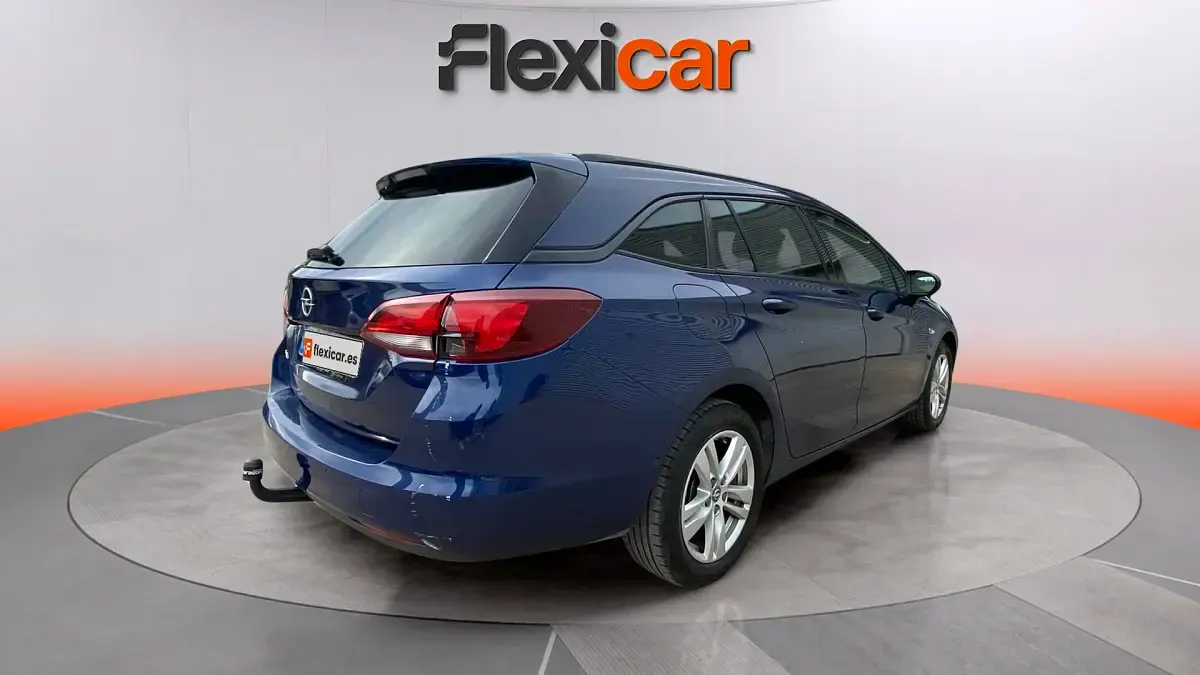 Usado Opel Astra Business Elegance 131 CV (96 kW) 2021 Azul Familiar