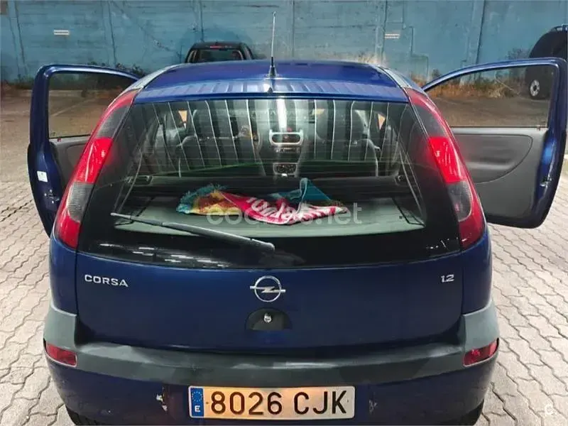 Usado Opel Corsa Club 75 CV (55 kW) 2003 Azul Utilitario