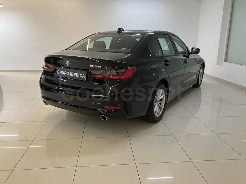 Usado BMW 318 Comfort Edition 150 HP (110 kW) 2021 Preto Sedan