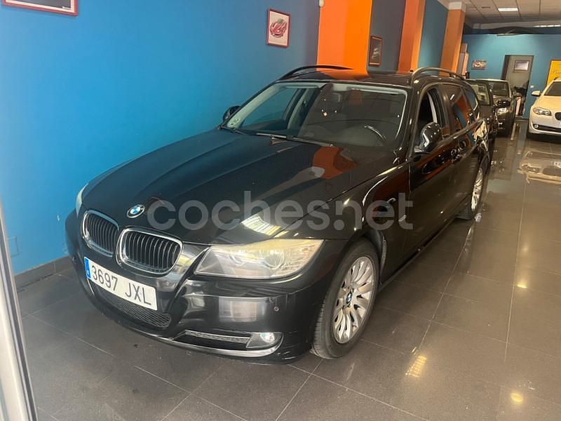 Negro Usado 2009 BMW 318 Familiar | 8490 € (Precio justo) - Imagen 1/4