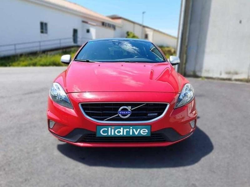 Usado Volvo V40 R-Design Momentum 120 CV (88 kW) 2014 Rojo Familiar