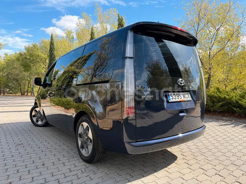 Usado Hyundai Staria 177 CV (130 kW) 2023 Azul Monovolumen