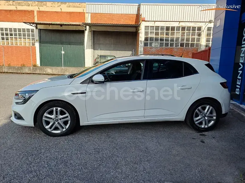 Usado Renault Mégane III Intens 100 CV (73 kW) 2016 Blanco Berlina