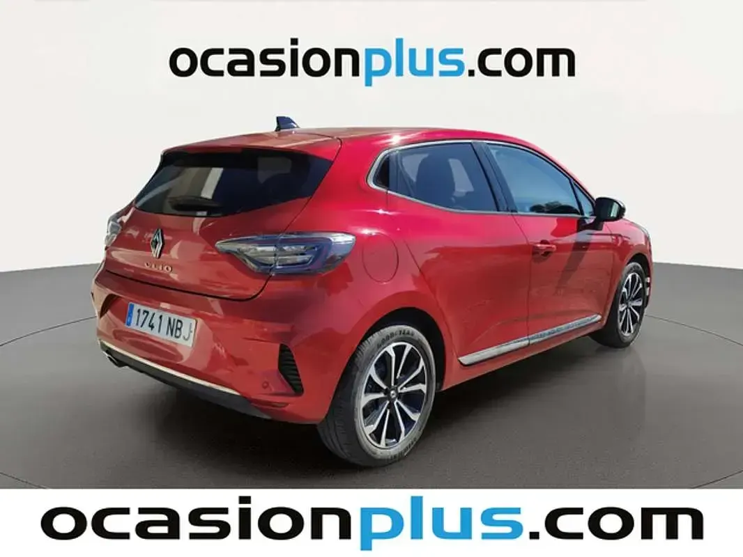 Usado Renault Clio Techno 91 CV (66 kW) 2025 Rojo Utilitario