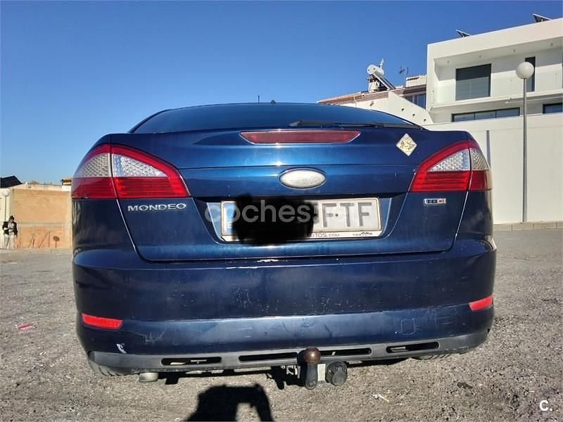 Usado Ford Mondeo Ambiente 125 CV (91 kW) 2007 Azul Berlina