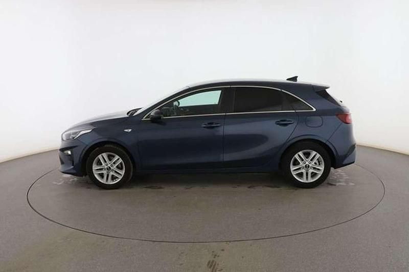 Usado Kia Ceed 101 CV (74 kW) 2019 Azul Utilitario