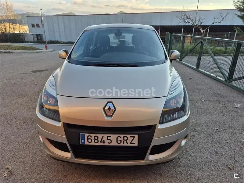 Usado Renault Scenic E-Tech Expression 105 CV (77 kW) 2009 Beige Monovolumen