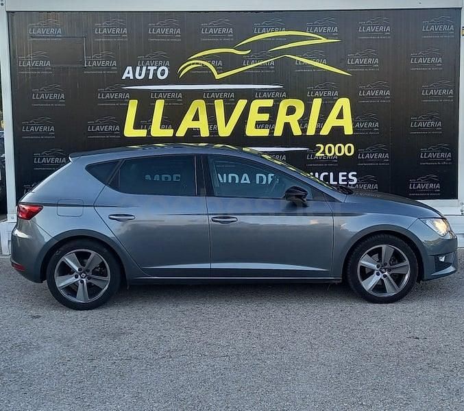 Usado Seat Leon FR 150 CV (110 kW) 2015 Gris / plata Berlina