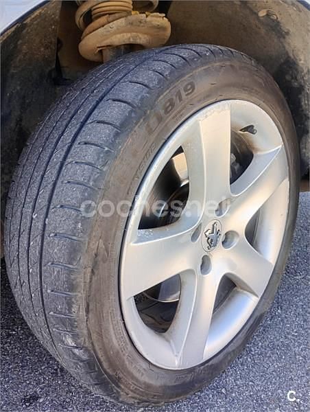 Usado Peugeot 308 Premium 136 CV (100 kW) 2009 Gris / plata Berlina