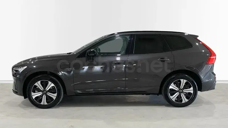 Usado Volvo XC60 Plus 350 CV (257 kW) 2025 Gris / plata SUV