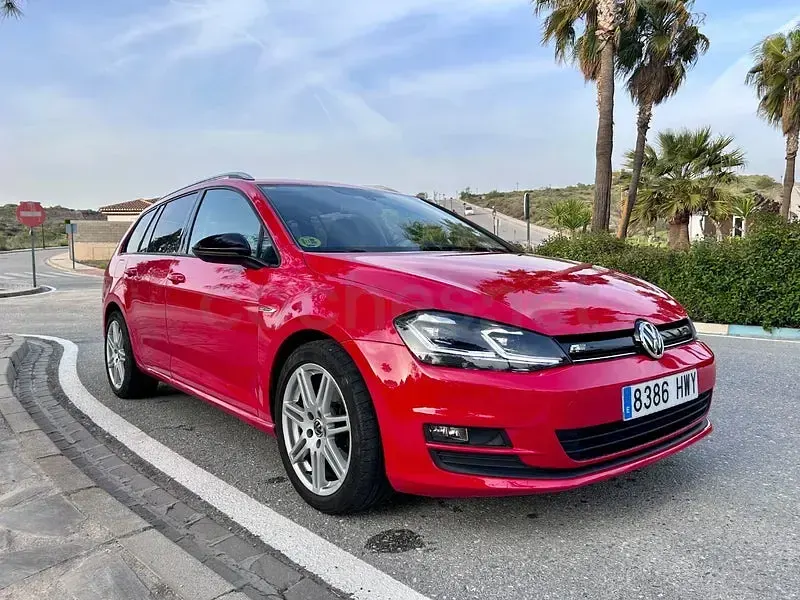 Usado VW Golf VII Sport 105 CV (77 kW) 2014 Rojo Familiar