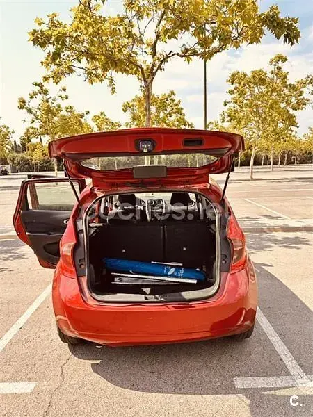 Usado Nissan Note Acenta 80 CV (58 kW) 2015 Rojo Utilitario