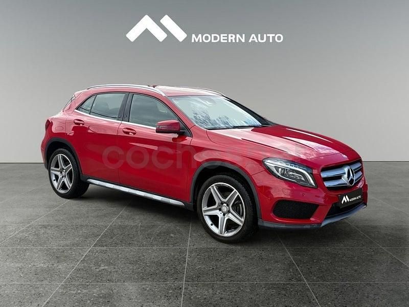 Usado Mercedes GLA220 AMG line 177 CV (130 kW) 2017 Rojo SUV