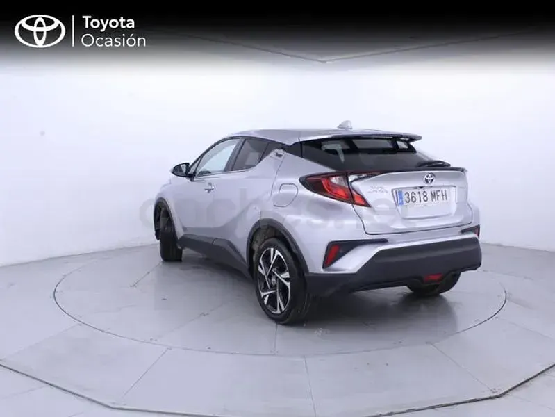 Usado Toyota C-HR Advance 122 CV (89 kW) 2023 Gris / plata SUV
