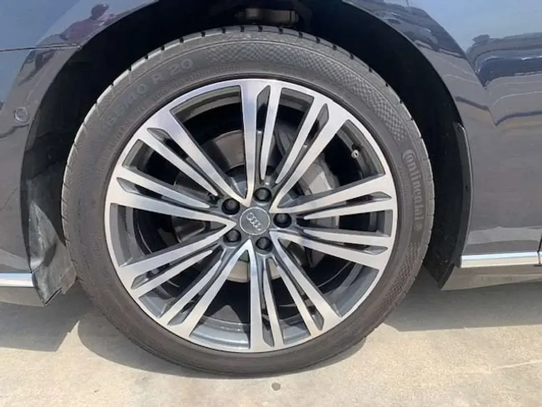Usado Audi A8 286 CV (210 kW) 2018 Azul Berlina