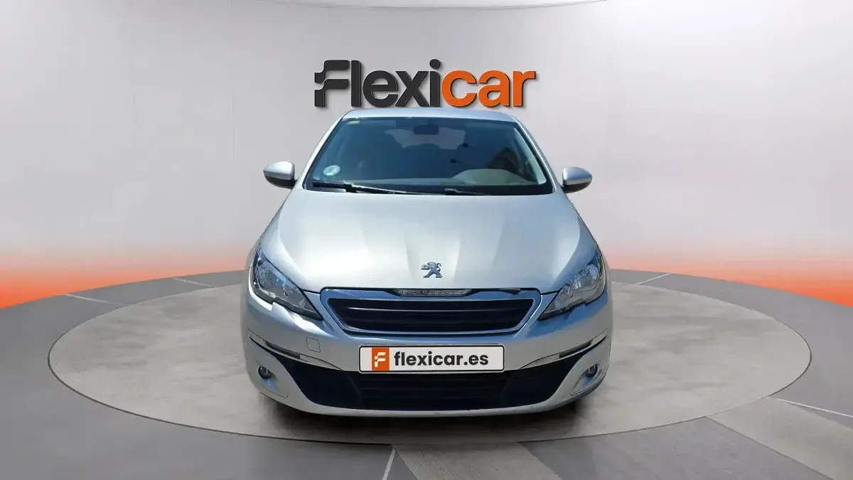 Usado Peugeot 308 Active 110 CV (80 kW) 2020 Gris Berlina