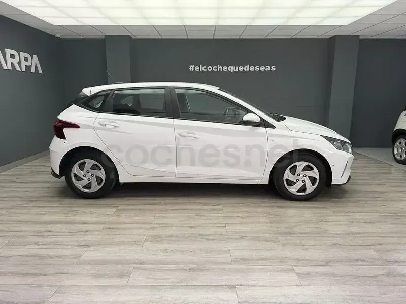 Usado Hyundai i20 100 CV (73 kW) 2021 Blanco Utilitario