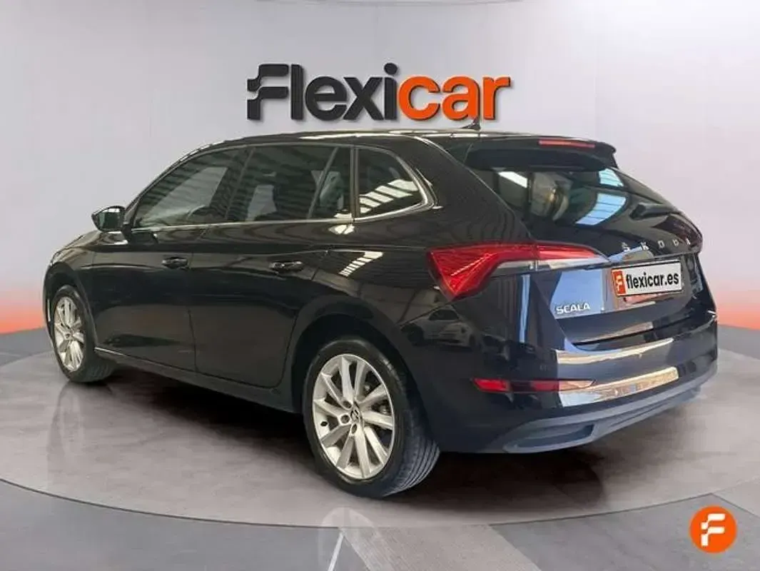Usado Skoda Scala Monte Carlo 150 CV (110 kW) 2022 Negro Utilitario