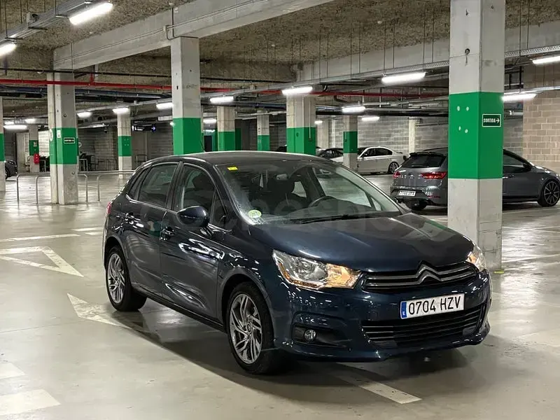 Usado Citroën C4 114 CV (83 kW) 2014 Gris / plata Berlina