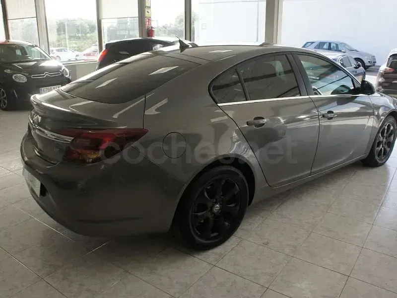 Usado Opel Insignia Eco 136 CV (100 kW) 2016 Gris / plata Berlina