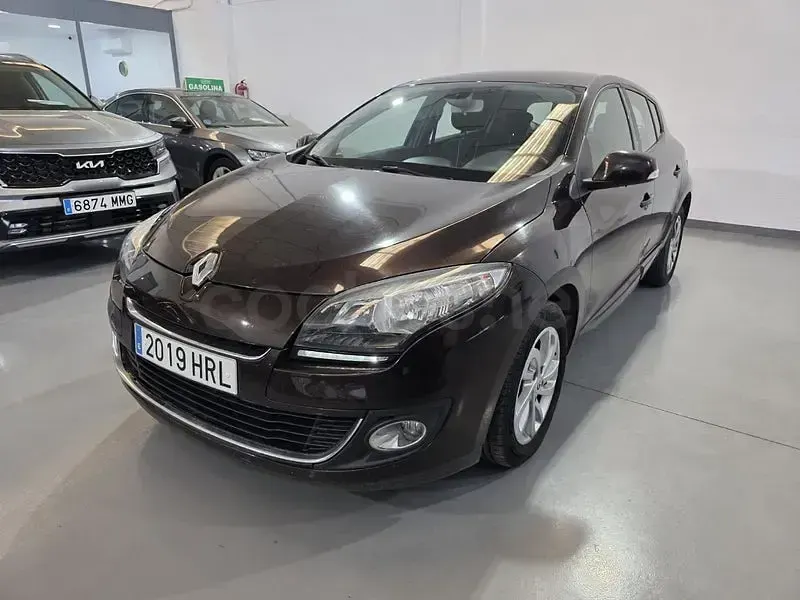 Usado Renault Mégane Expression 110 CV (80 kW) 2013 Negro Berlina